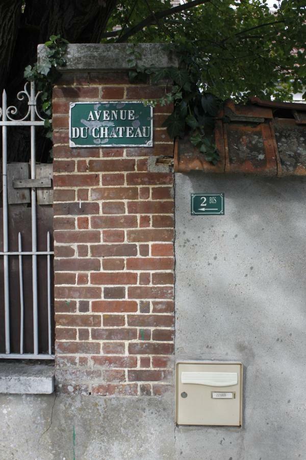 Avenue Du Chateau Saint-Just  Buitenkant foto
